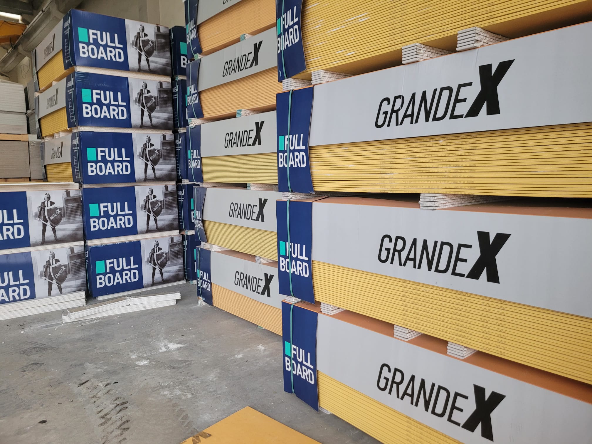 Öz Doğuş Yapı Market, Malatya’da inşaat yapı malzemeleri alanında toptan ve perakende satış hizmeti sunan, iki şubesiyle bölgenin güvenilir yapı marketlerinden biridir. İzocam ısı yalıtım ürünleri, alçıpan ve alçıpan aksesuarları, sandwich panel, trapez sac, profil boru, betopan, OSB, XPS ve EPS yalıtım levhaları, mineral yün, tel örgü, köşebent, Grandex ürünleri ve prefabrik ev malzemeleri geniş ürün yelpazemizle Malatya ve çevresine kaliteli çözümler sunmaktayız. Profesyonel hizmet anlayışı, uygun fiyat politikası ve güçlü stok kapasitesiyle Öz Doğuş Yapı Market, konut, sanayi ve prefabrik yapı projeleri için güvenilir yapı malzemeleri tedarikçisidir.